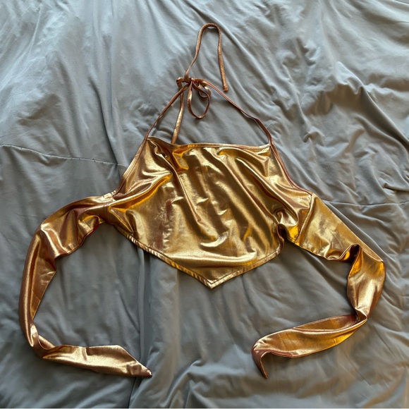 Superdown Jarae Halter Crop Top - Picture 2 of 4